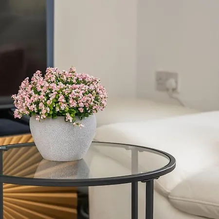 Beautiful - Parking - Yorksha