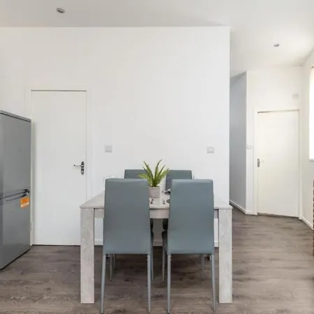 Beautiful - Parking - Yorksha Vakantiehuis