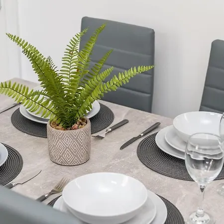 Beautiful - Parking - Yorksha * ليدز